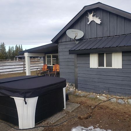 Woodhouse Cottages And Ranch Принс Джордж Екстериор снимка