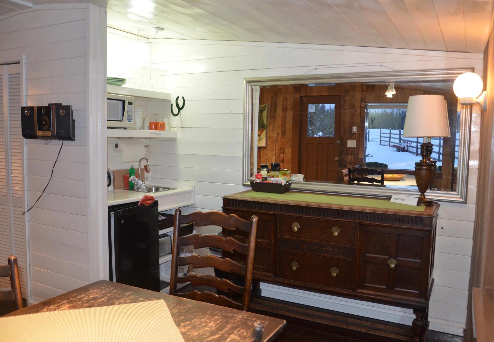 Woodhouse Cottages And Ranch Принс Джордж Екстериор снимка
